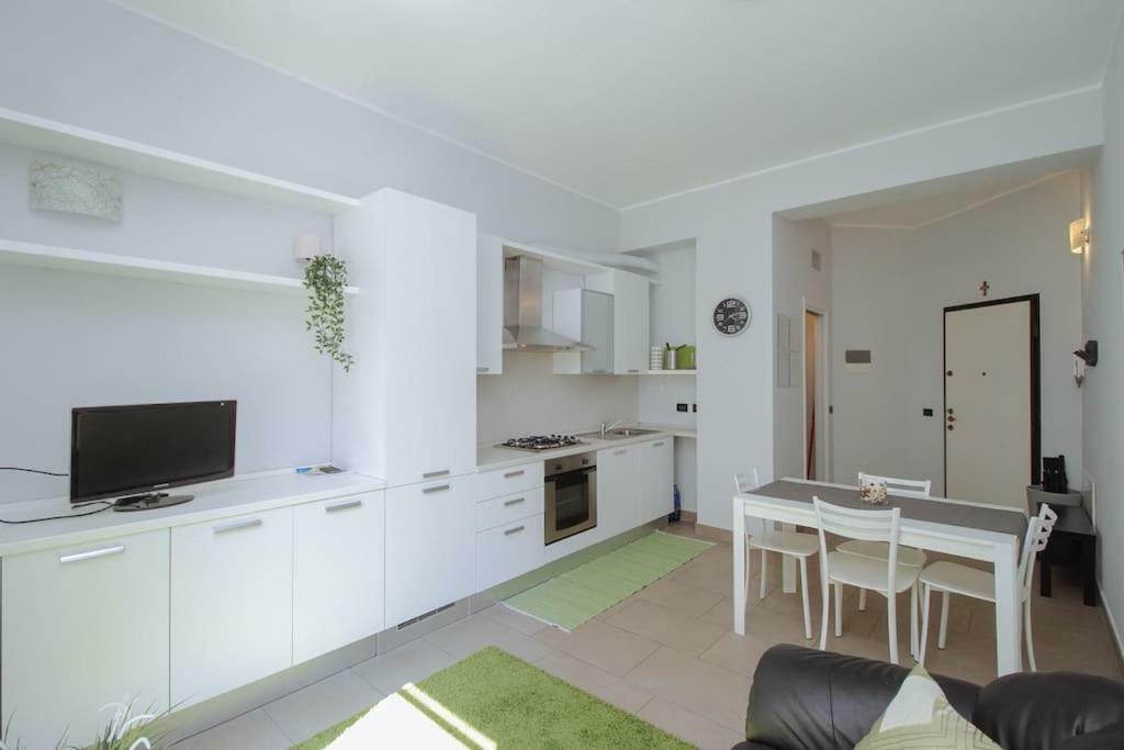 Spacious And New Apt In Citta Studi Мілан Екстер'єр фото