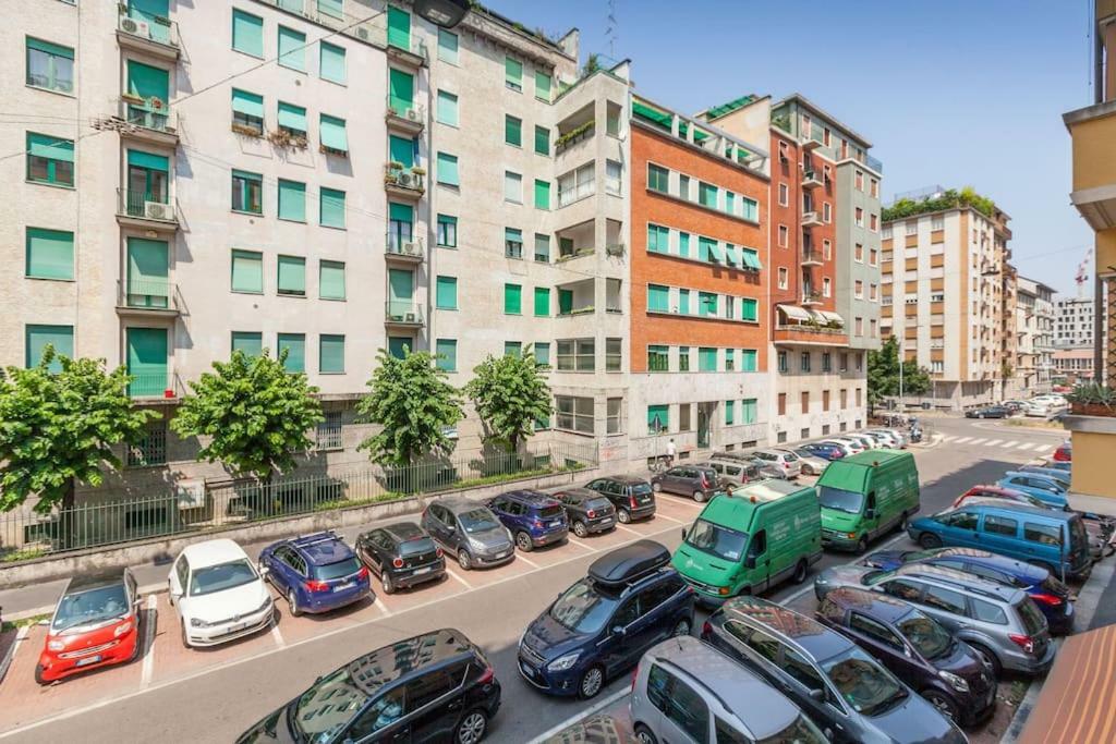 Spacious And New Apt In Citta Studi Мілан Екстер'єр фото